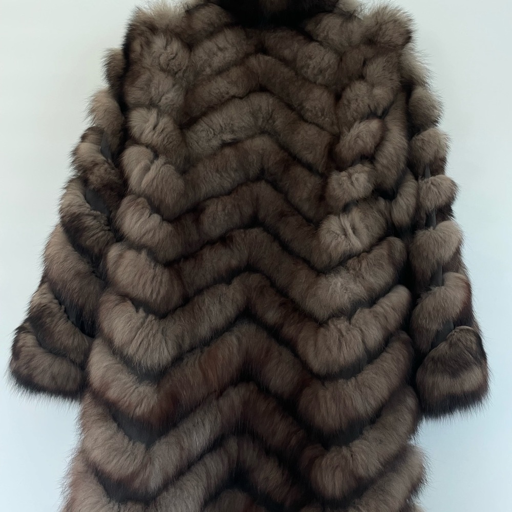 Dolce and Gabbana real fur coat size 6 - Picture 16 of 16